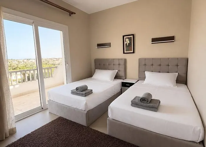 El Gouna Joubal View 3-bedroom Marina View Private Garden Ferienhaus